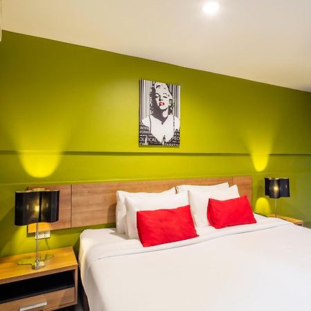 Livotel Hotel Lat Phrao Bangkok Szoba fotó