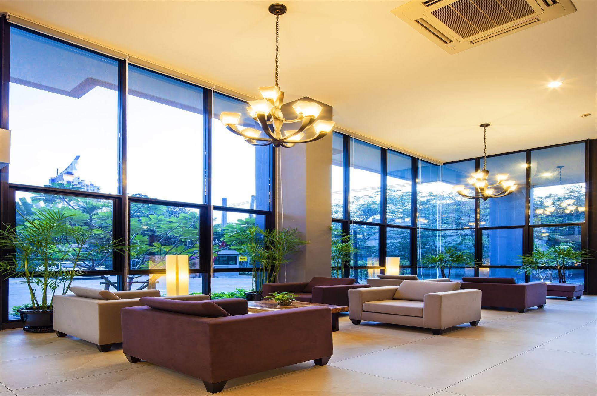 Livotel Hotel Lat Phrao Bangkok Kültér fotó